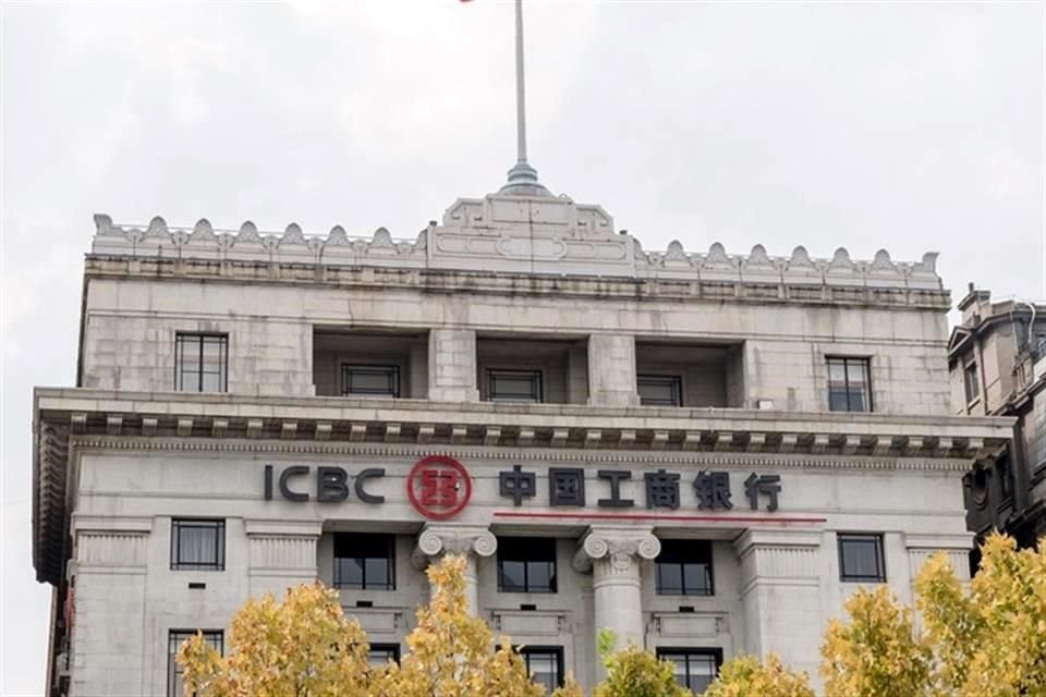 Bancos como el Industrial & Commercial Bank of China Ltd y Bank of China Ltd luchan ahora contra márgenes bajos récord, menguantes ganancias y creciente deuda incobrable. 