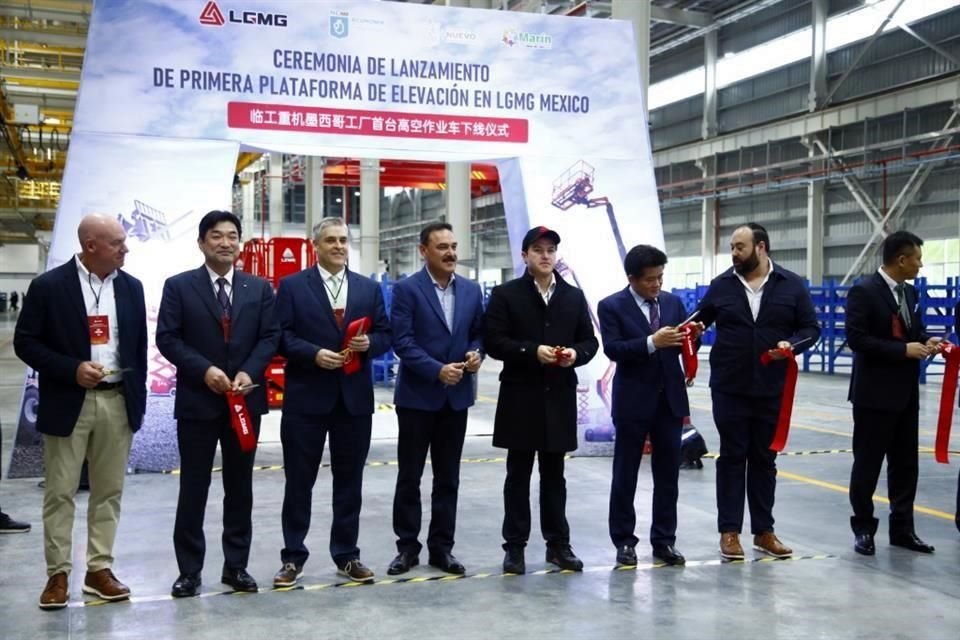 Samuel García acudió a la inauguración de la empresa LMGM.