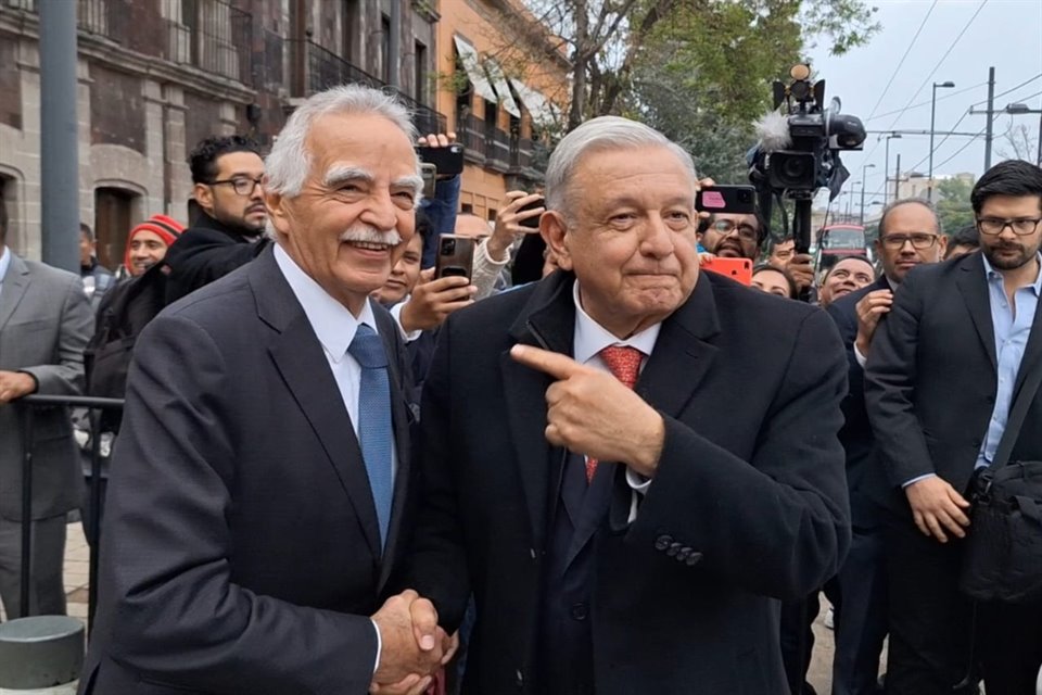 El Presidente López Obrador acordó con el Consejo Mexicano de Negocios estudiar a 'detalle' la iniciativa para reducir la jornada laboral.