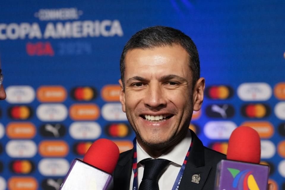 Un sonriente Jaime Lozano después del sorteo.