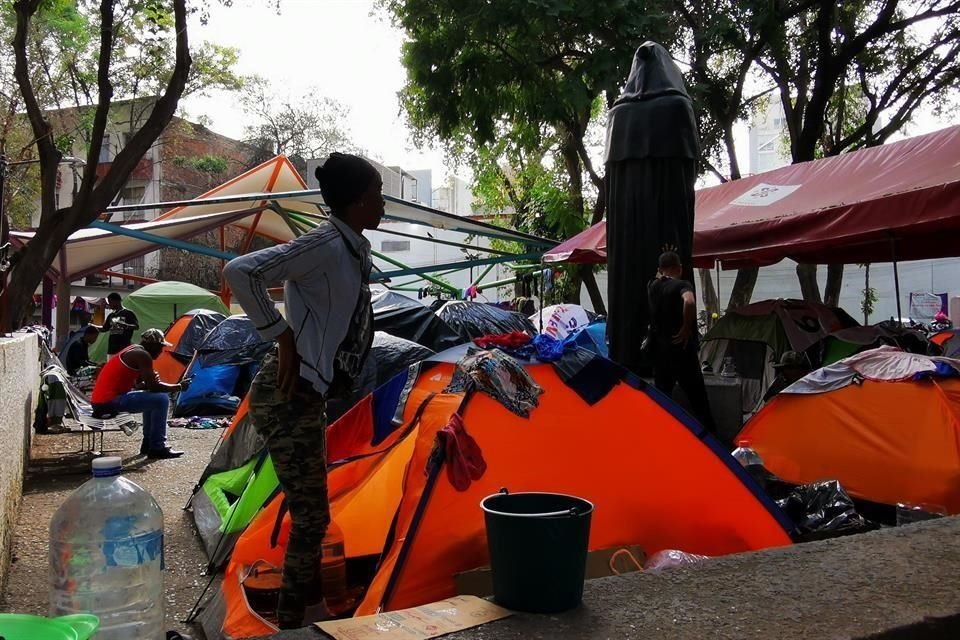 Se busca que autoridades generen planes que brinden soluciones integrales a las personas en tránsito y para quienes habitan en los sitios que se han convertido en sus refugios informales.