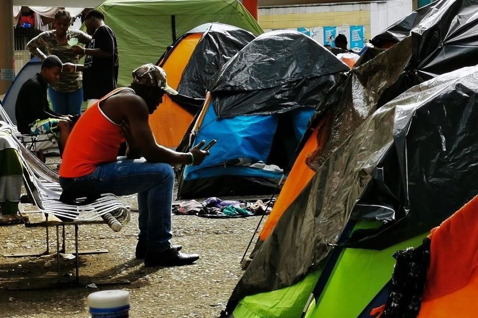 El espacio comenzó a ser ocupado por migrantes a principios de 2023, por lo que la Alcaldía planteó en abril su retiro.