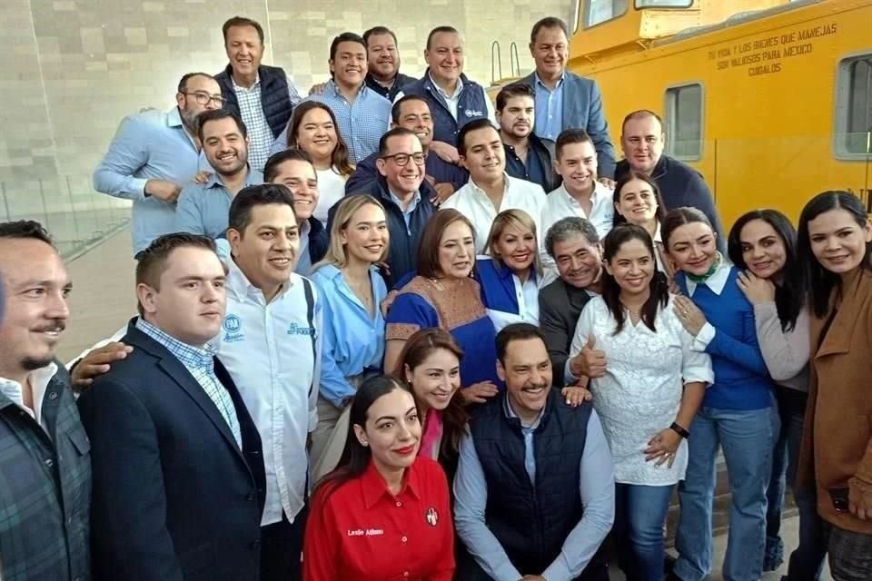 Reunión con panistas de la entidad.