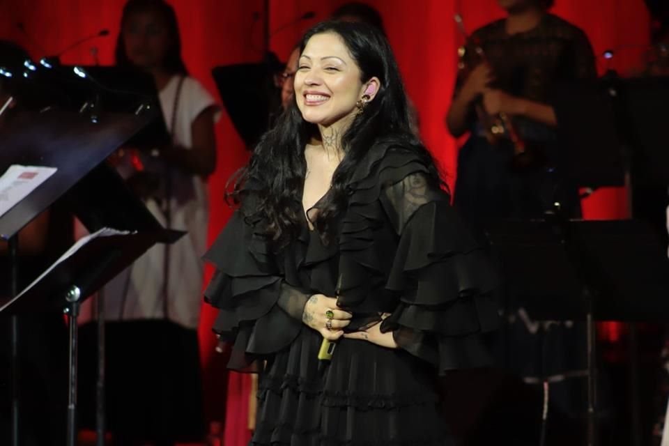 'Amor Completo' y 'Mi Buen Amor' fueron algunos de los éxitos que interpretó la chilena.