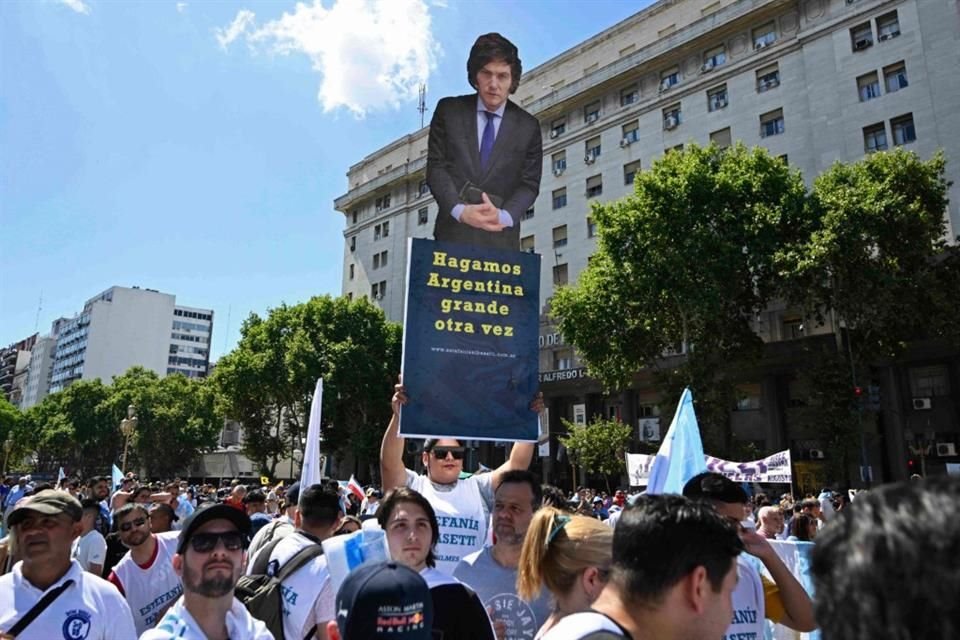 Milei captó el voto de aquellos argentinos ya hartos del sistema tradicional y de una pésima situación económica.