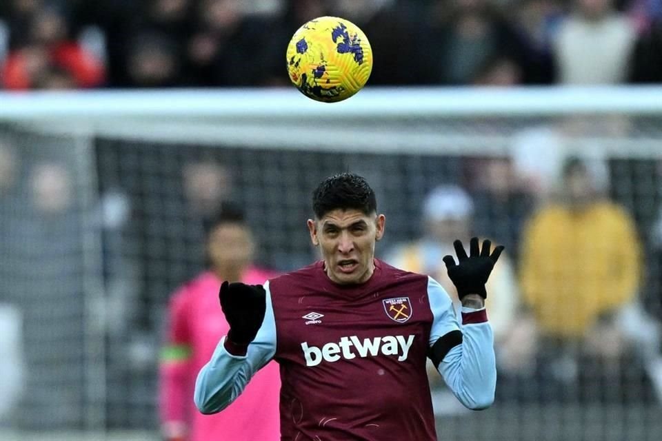 Edson Álvarez presentó problemas de salud que le impidieron estar con el West Ham en el duelo ante Fulham.