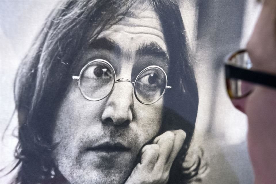 John Lennon ya no se sentía parte de los Beatles, aunque la Academia de Grabación le reconoció sus contribuciones musicales.