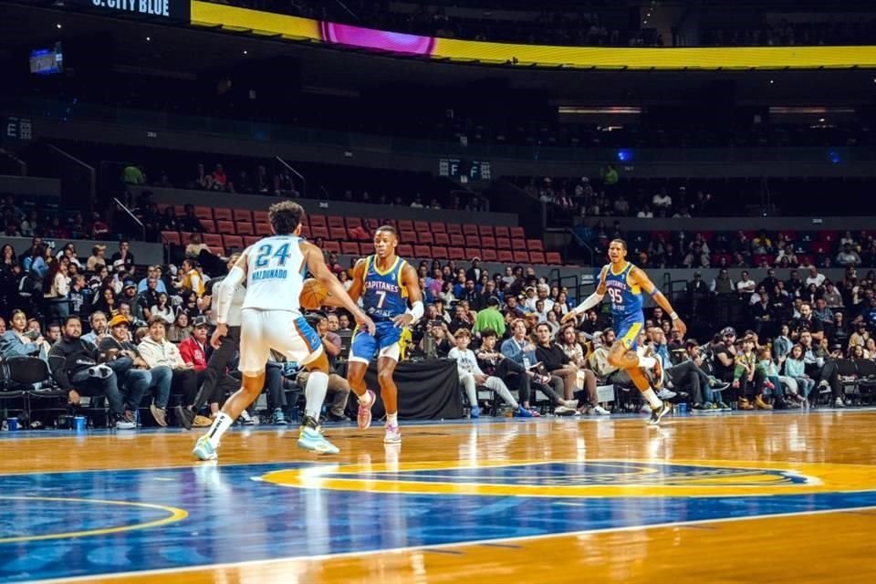 La quinteta capitalina se apuntó el triunfo ante su afición.