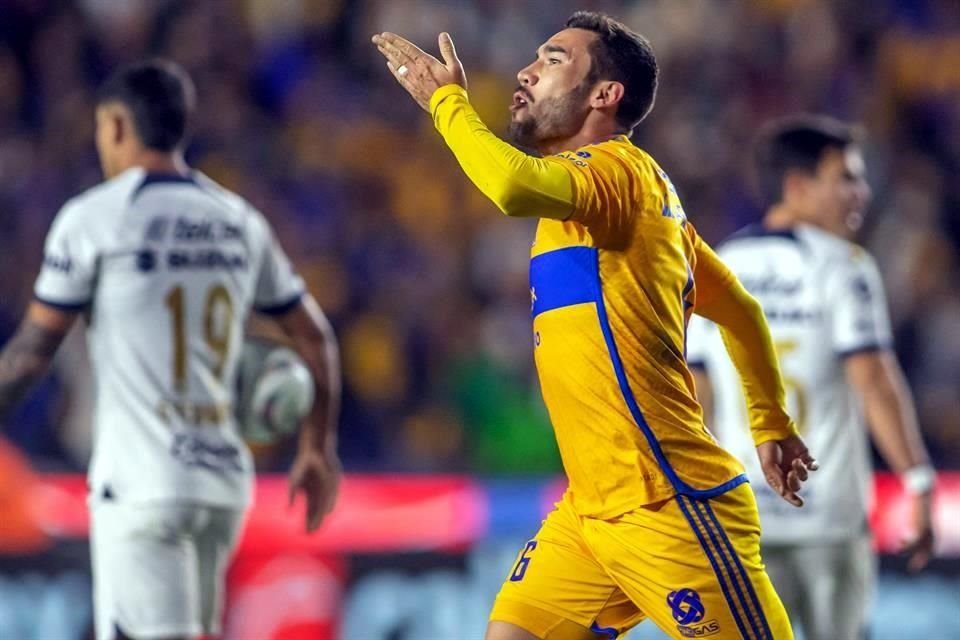 Juan Pablo Vigón celebrando el gol de los locales.