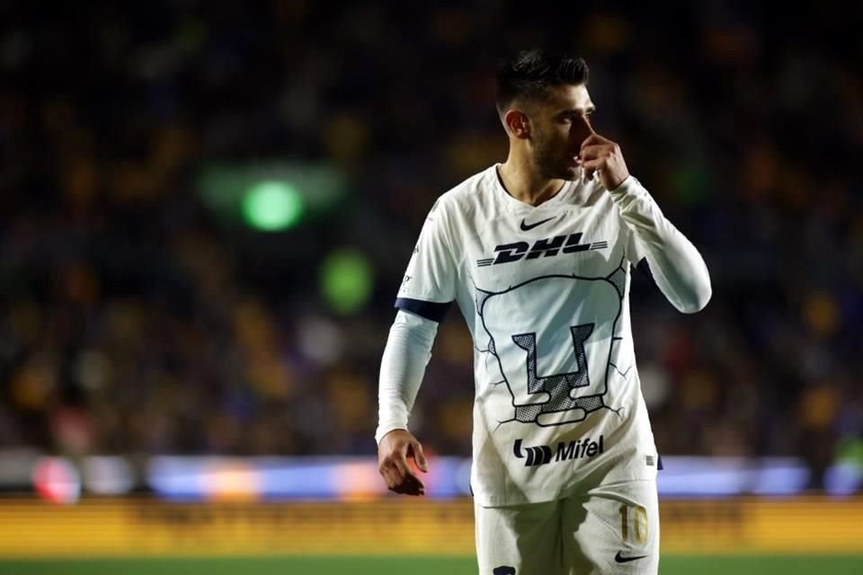 Eduardo Salvio luchó en la media cancha, pero no fue suficiente y Pumas quedó eliminado.