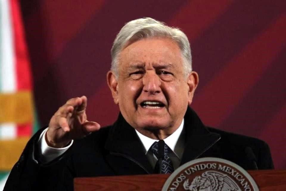 AMLO adelantó que enviará iniciativa para desaparecer organismos autónomos al considerarlos onerosos y que no tienen utilidad.