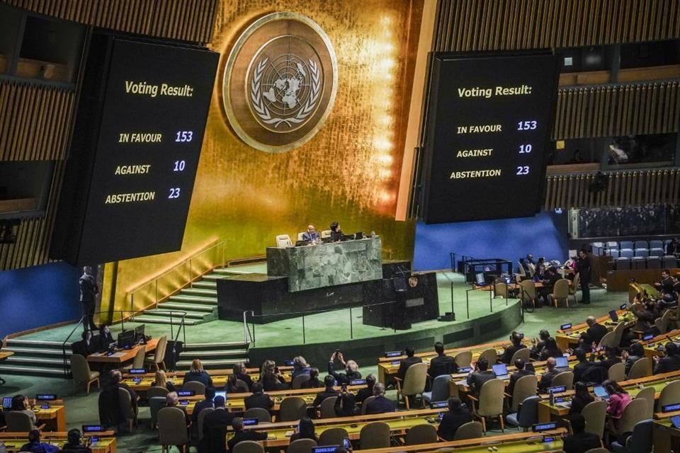 La Asamblea General de la ONU votó para exigir un alto al fuego humanitario en Gaza, demostrando un fuerte apoyo global.