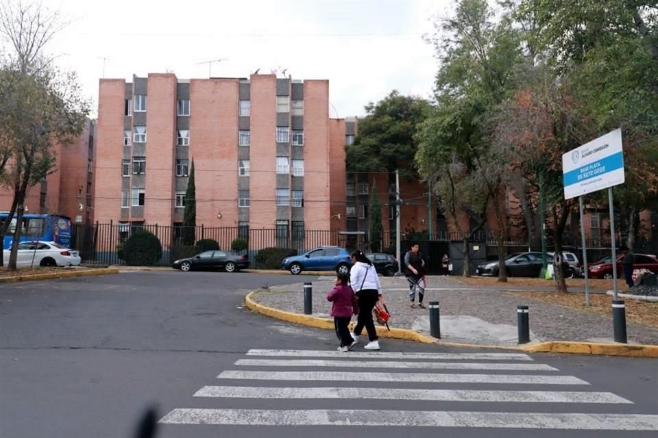 En la Unidad Habitacional Lomas de Plateros, vecinos dijeron percibir los cuatro microsismos. 