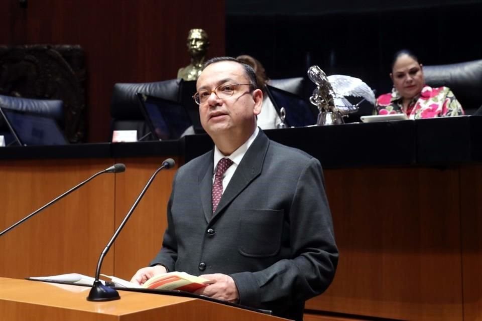 Senador Germán Martínez.