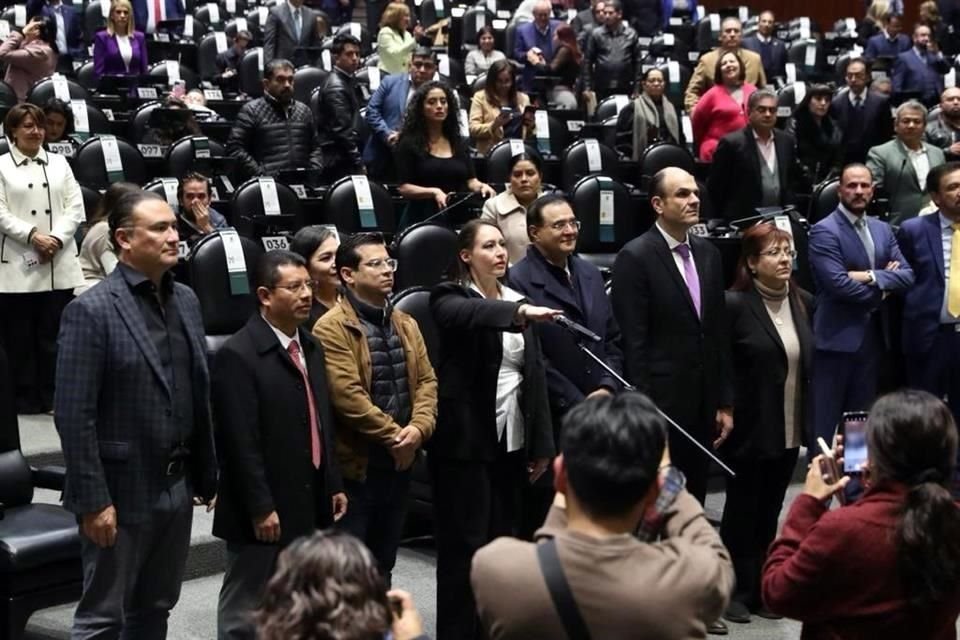 La nueva Procuradora Fiscal es abogada por la UNAM y tiene maestría en Administración Pública por la Universidad Anáhuac.