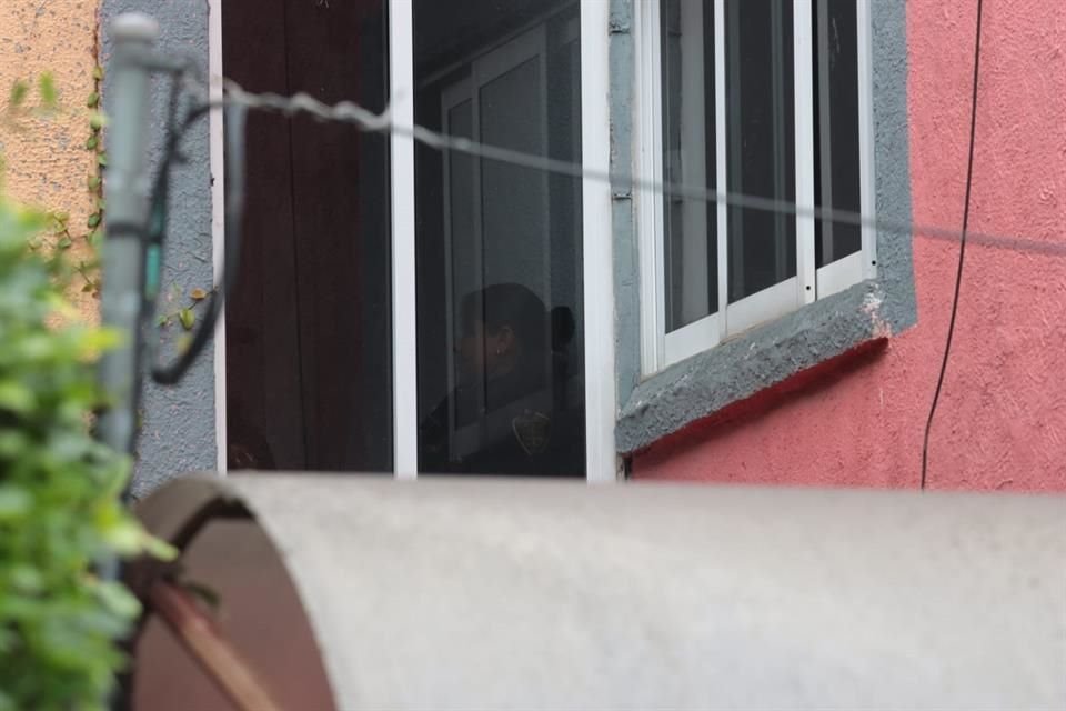 Policías preventivos del Sector Lindavista y socorristas acudieron tras ser alertados sobre una persona inconsciente.