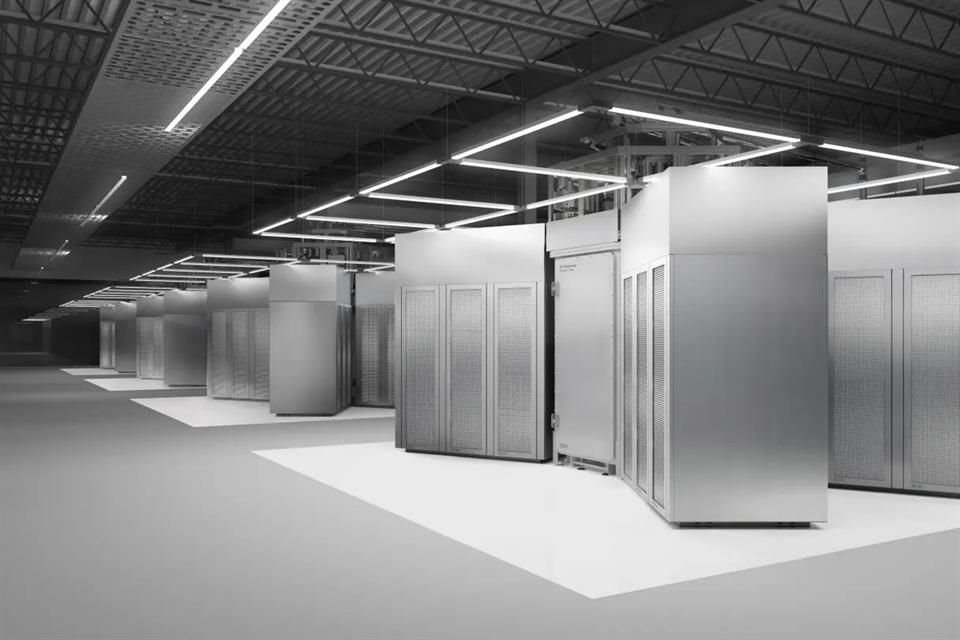 IBM System Two requiere de gran espacio para instalarse.