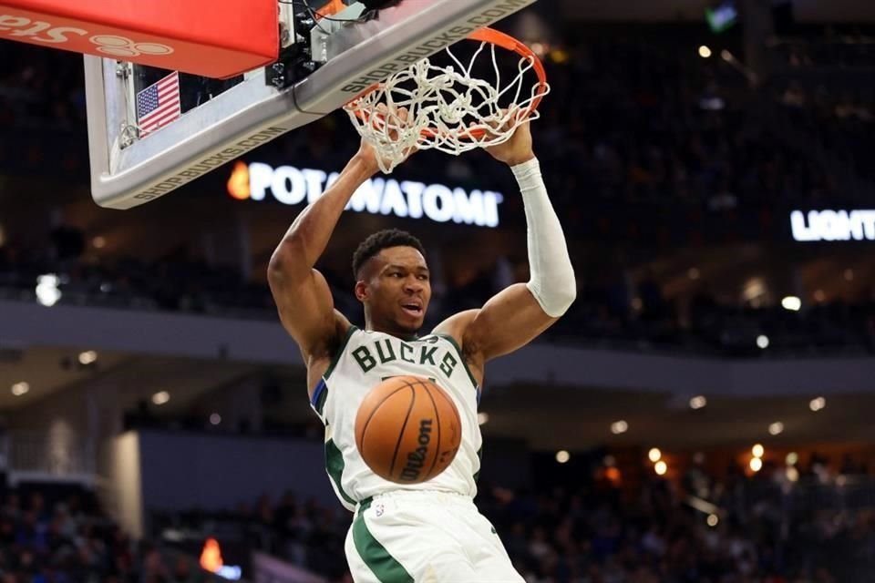 Antetokounmpo se lució ante los Pacers.