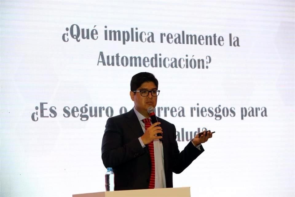 El doctor Ángel Juárez, presidente de la Asociación Mexicana para el Estudio y Tratamiento del Dolor, hizo énfasis en no automedicarse.