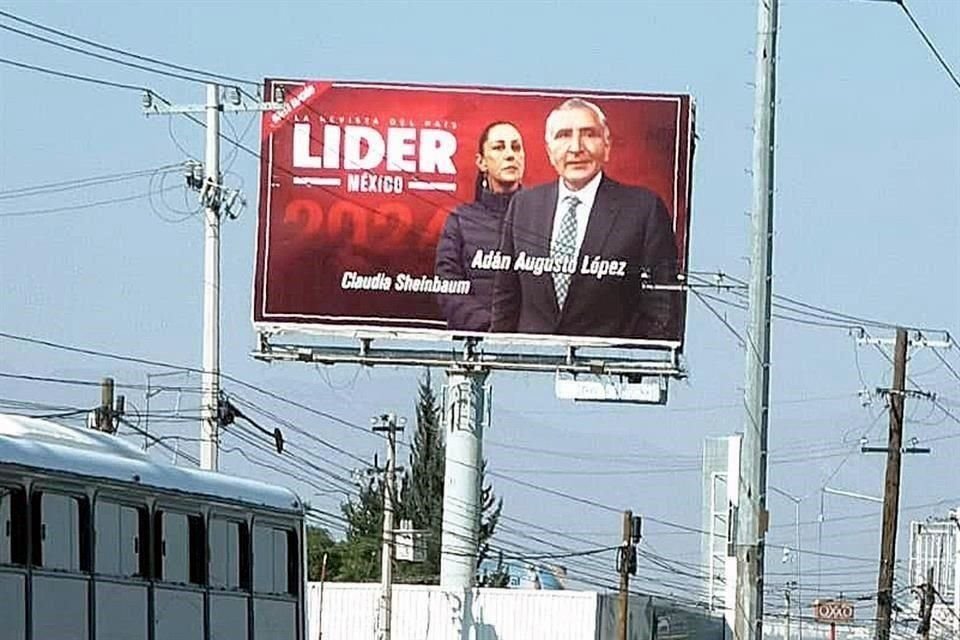 Adán Augusto y Claudia Sheinbaum en el espectacular de una revista en Saltillo.