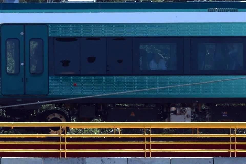 El Presidente durante el primer recorrido del Tren Maya de Campeche a Cancún.