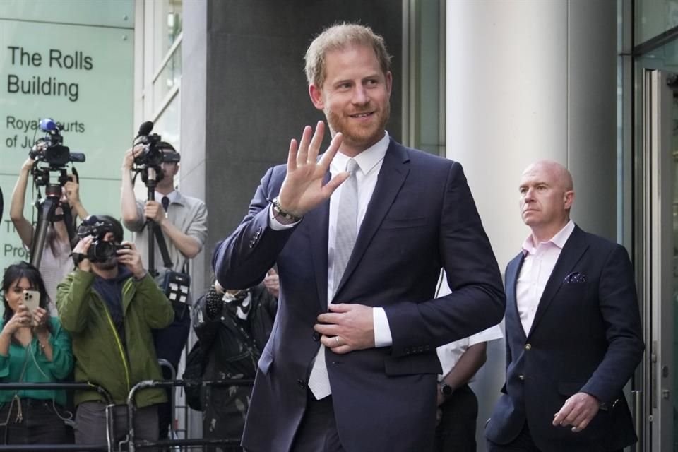 El Duque de Sussex reclamaba 560 mil dólares como parte de su cruzada contra los medios británicos.