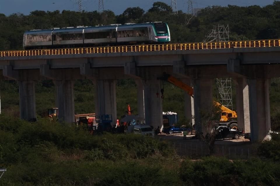 Máquinas seguían trabajando, pues la obra no está concluida.