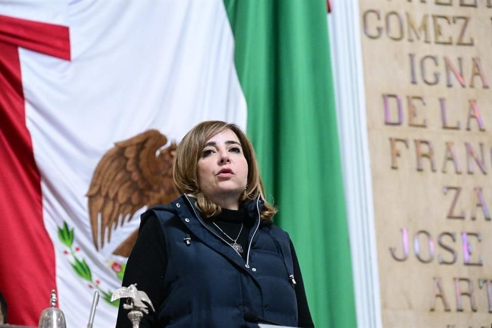 La presidenta de la Mesa Directiva, Gabriela Salido, instaló la Comisión Permanente que estará en funciones del 15 de diciembre de 2023 al 31 de enero de 2024.