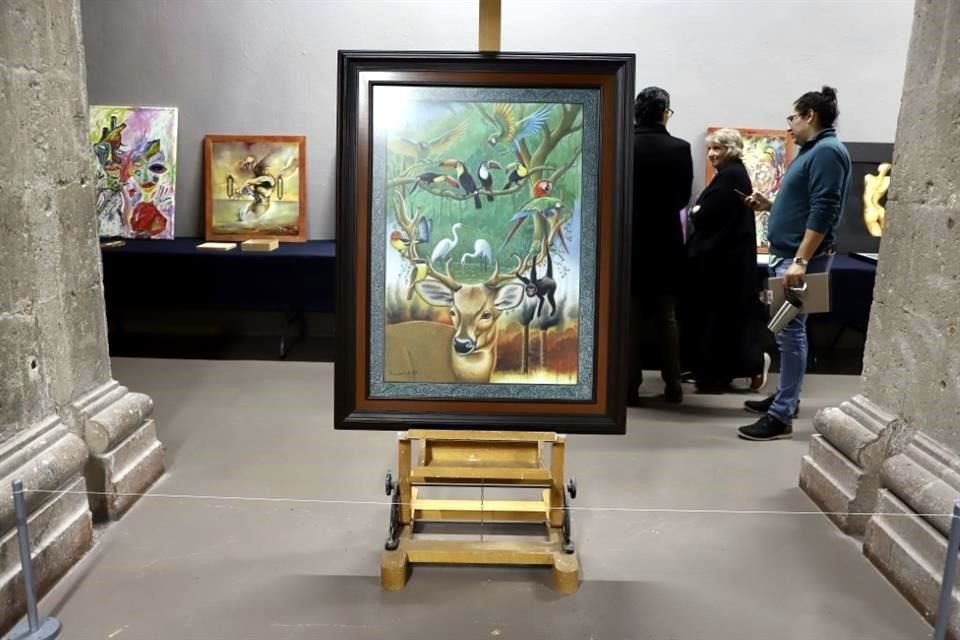 El Colegio de San Ildefonso acoge una exposición de gabinete de 25 artistas de Acapulco afectados por el huracán 'Otis'.