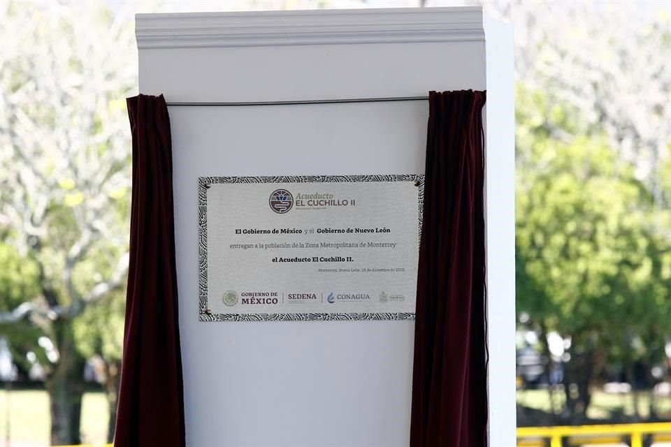 La placa hace oficial la inauguración de El Cuchillo 2, cuya apertura ya había sido presumida en septiembre pasado.