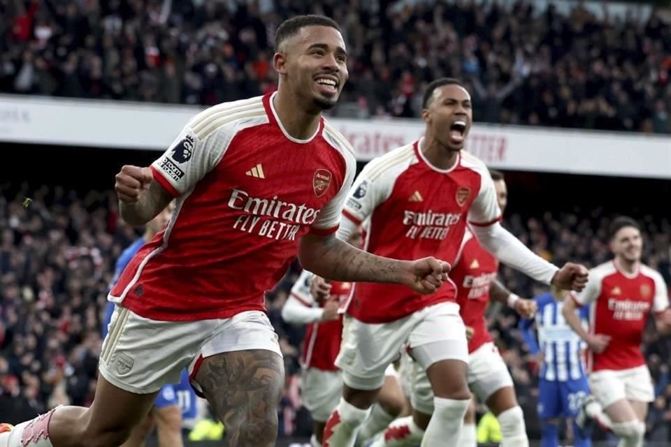 El Arsenal se tomó su tiempo y pudo liquidar con dos goles de Gabriel Jesus y Kai Havertz al Brighton Hove Albion para tomar el liderato de la Premier League.