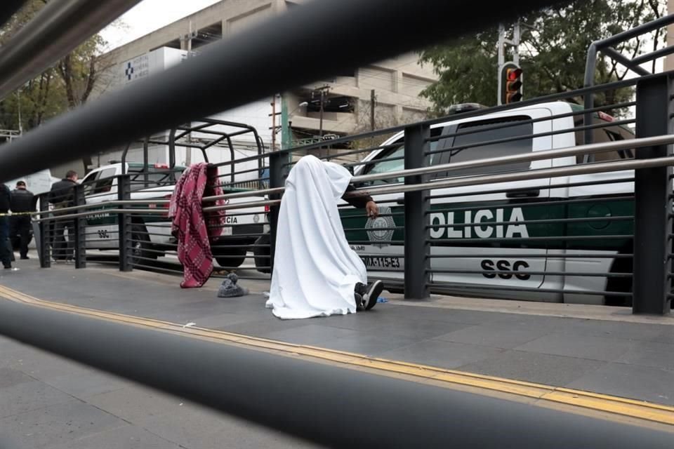 Un hombre fue asesinado al ser atacado con un arma blanca en la Colonia Doctores; su cuerpo quedó en estación de Metrobús.