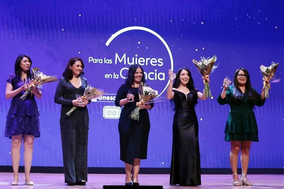 Monserrat Llaguno, Miriam Bravo, Amalia Ávila, Mari Carmen Íñiguez y Mariana Ballesteros fueron las cinco investigadoras jóvenes que ganaron la Beca L'Oréal-Unesco-AMC 2023.