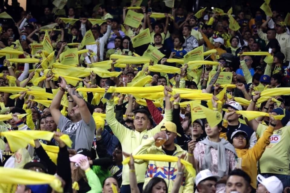 La afición americanista feliz por el título número 14 de su equipo.