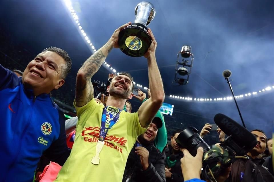 Layún cumple su sueño, retirarse como campeón con las Águilas.