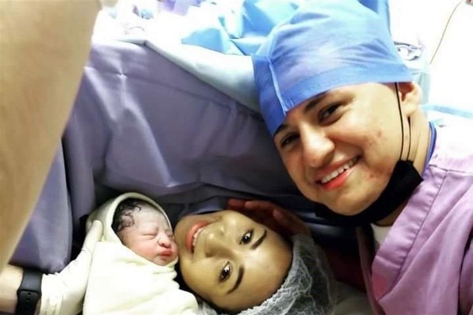 Pierre Eliud Florian es hijo de Eliud Herrera y Celeste Ramírez.