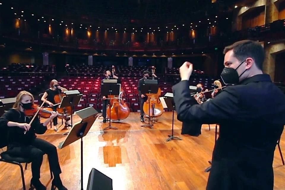 Después de más de un año de no presentar ópera en vivo, la CNO anunció su retorno, con la mezzosoprano Rosa Muñoz y el director Iván López Reynoso al frente de la Orquesta del Teatro de Bellas Artes.