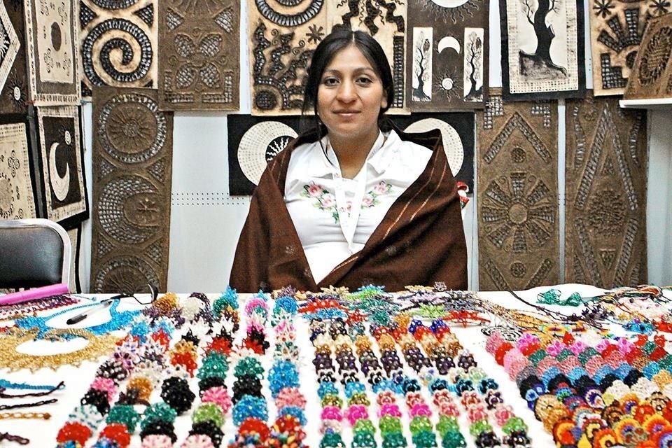Creadores de artesanías prevén una caída significativa en sus ingresos, pues Acapulco, dañado por 'Otis', era la principal salida de sus productos.