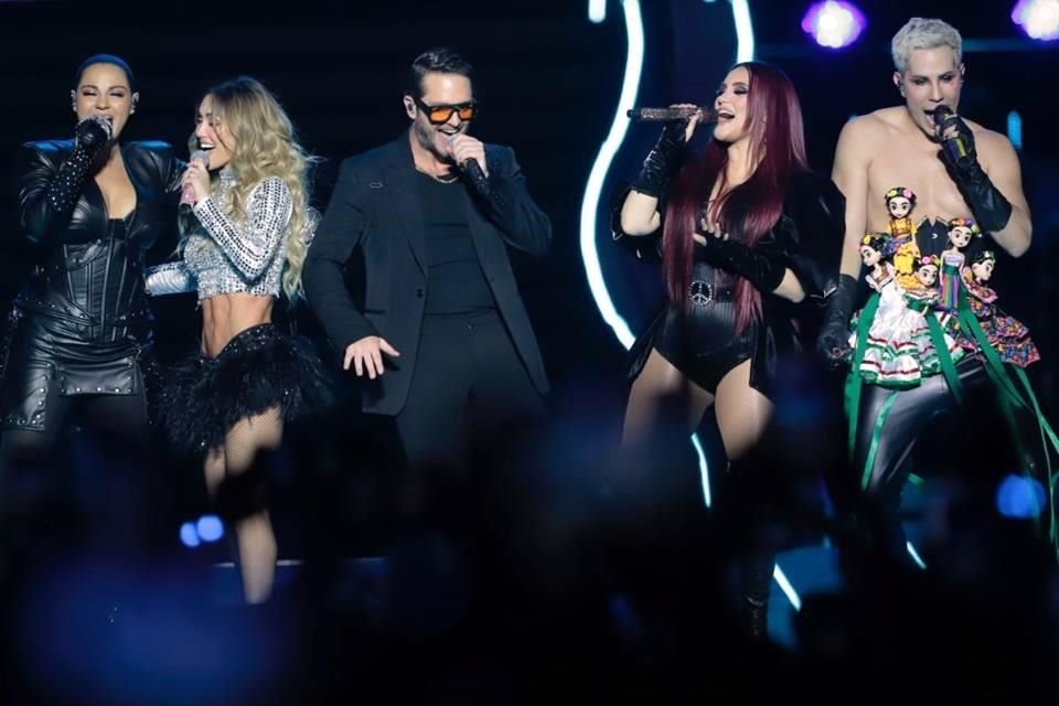 Cierra RBD la gira más exitosa del año ante 80 mil personas en el Estadio Azteca.