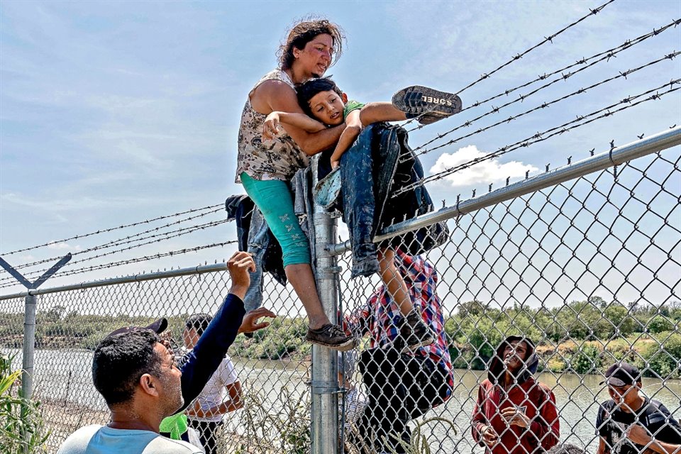 El Gobierno de EU presiona para resolver la crisis migrante en la frontera, que afecta al tránsito ferroviario de mercancías desde México.