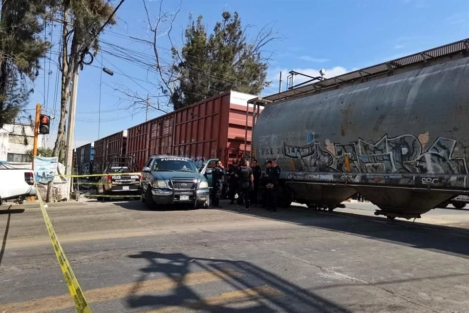 El cuerpo quedó debajo de la locomotora.