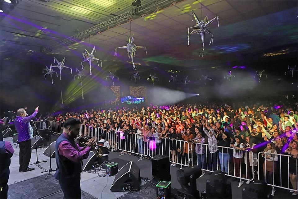 Ultra Laboratorios celebra una posada muy mexicana