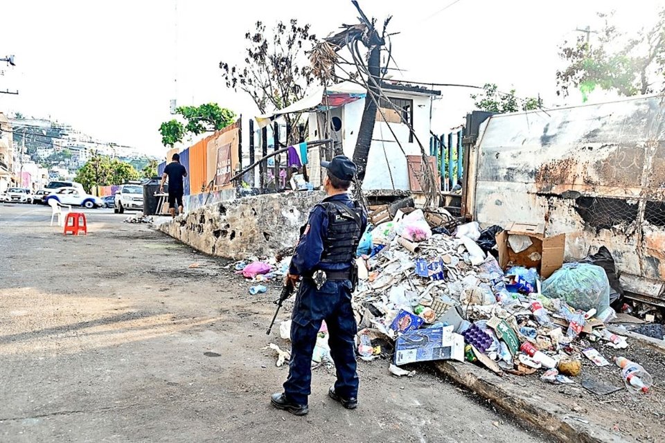 Policías intentan evitar que crezcan las montoneras. 