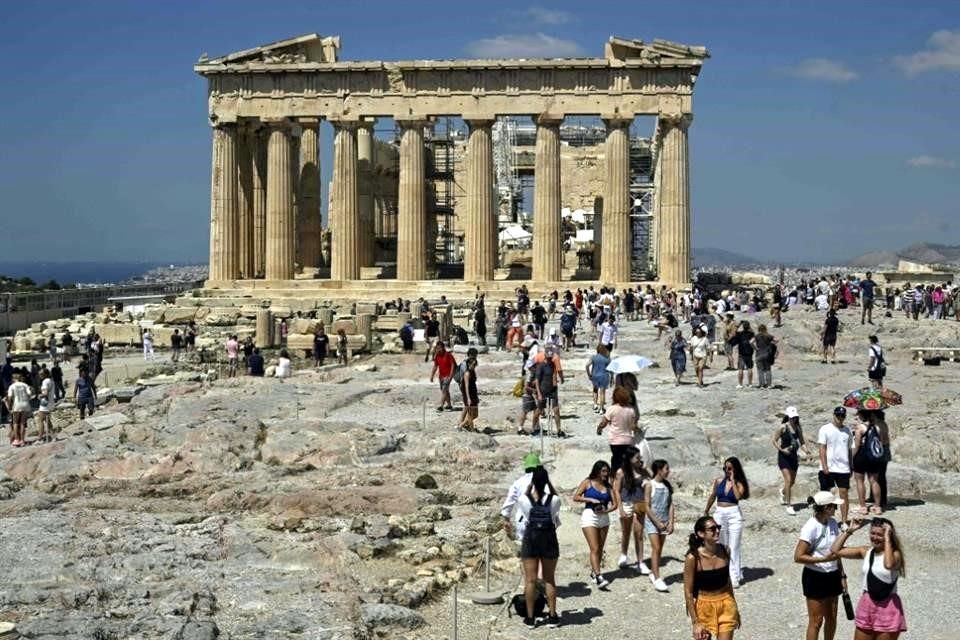 Grecia planea ofrecer visitas guiadas a su mayor atracción turística a exclusivos grupos de asistentes fuera del horario normal.