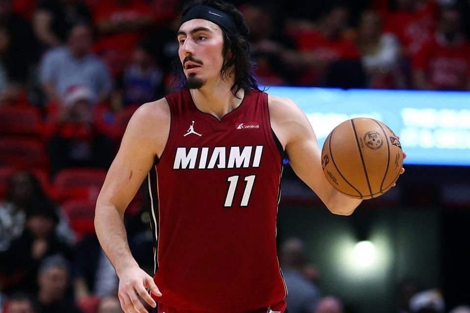 Jaime Jáquez Jr. tuvo la mejor noche de su estadía con el Heat en su año de novato al anotar 31 puntos en la victoria de Miami sobre Filadelfia.