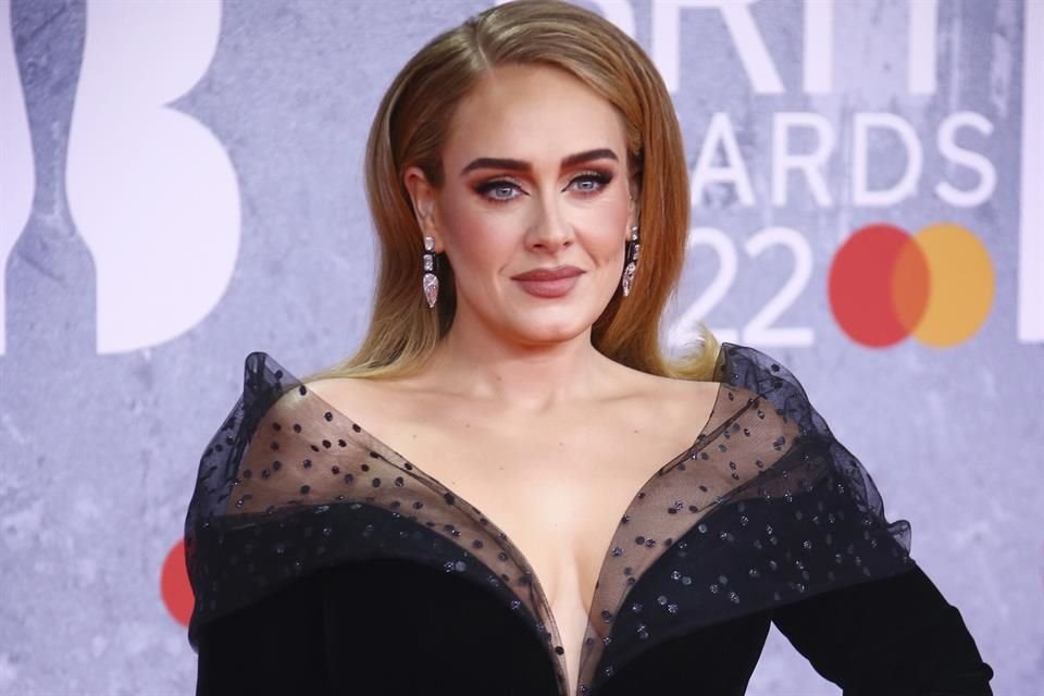 Sin embargo, Adele se posicionó con una ganancia de más de 50 millones de euros (55 millones de dólares aproximadamente) tras el lanzamiento de su álbum más reciente en 2021, 30.