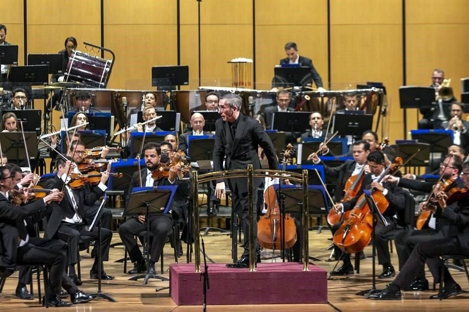 La Orquesta Filarmónica de Jalisco, bajo la dirección de José Luis Castillo, musicalizará la película.