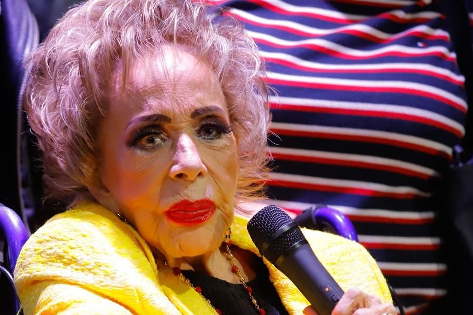 Silvia Pinal estuvo hospitalizada por influenza. 