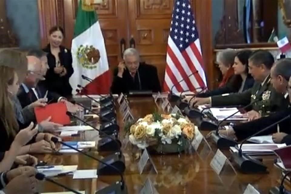 AMLO se reúne en Palacio Nacional con funcionarios de EU para hablar de migración.