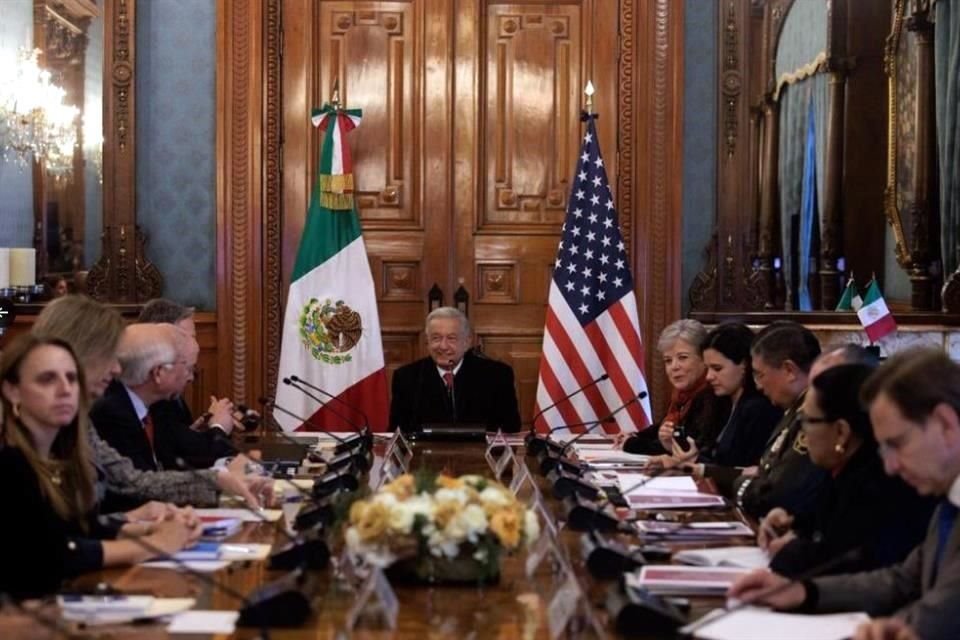 Aunque en principio se aseguró que era solo para tocar el tema migratorio, los gobiernos de México y EU hablaron también en Palacio Nacional sobre economía, seguridad y combate al fentanilo.